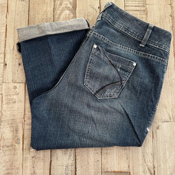 Lane Bryant Women's Relaxed denim capris - Picture 6 of 6